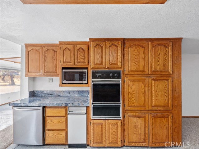 Detail Gallery Image 11 of 35 For 29595 Cove, Lucerne Valley,  CA 92356 - 3 Beds | 2 Baths