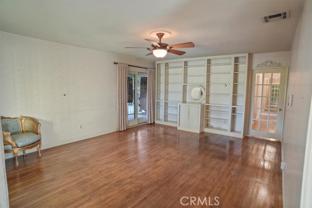 Detail Gallery Image 3 of 21 For 719 W Avenue J10, Lancaster,  CA 93534 - 3 Beds | 2 Baths