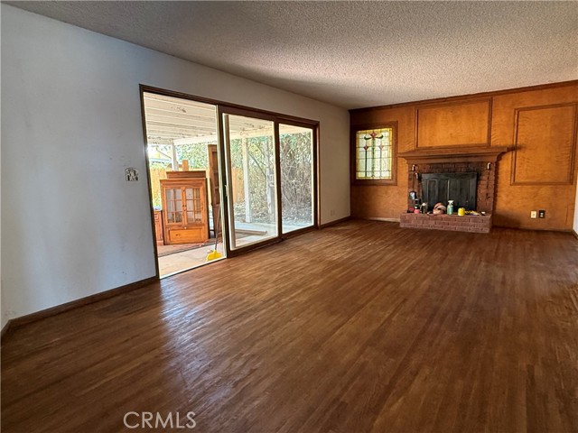 12424 Lambert Circle, Garden Grove CA: https://media.crmls.org/medias/baa50f33-af52-40ea-935a-e695736e3c8e.jpg
