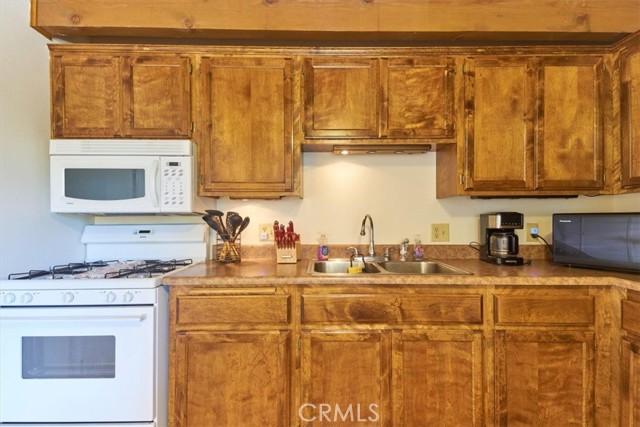 Detail Gallery Image 27 of 61 For 53062 Walters Dr, Idyllwild,  CA 92549 - 3 Beds | 2 Baths