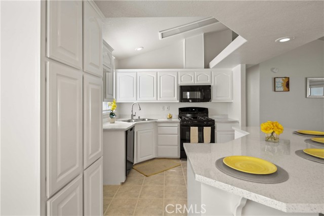 20197 Canyon View Drive, Canyon Country CA: https://media.crmls.org/medias/baa5c934-55d2-4809-9e73-77f48813f64d.jpg
