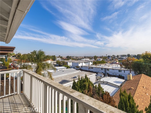 1732 Wollacott Street, Redondo Beach, California 90278, 3 Bedrooms Bedrooms, ,2 BathroomsBathrooms,Residential,For Sale,Wollacott,SB25017562