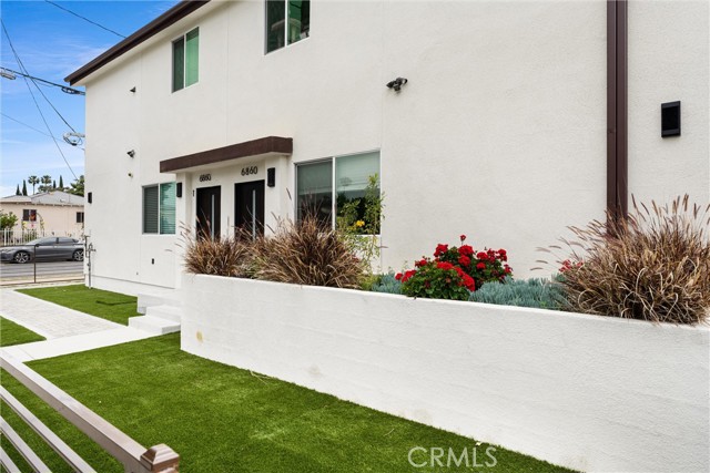 Photo of 6860 Gentry Avenue, North Hollywood, CA 91605