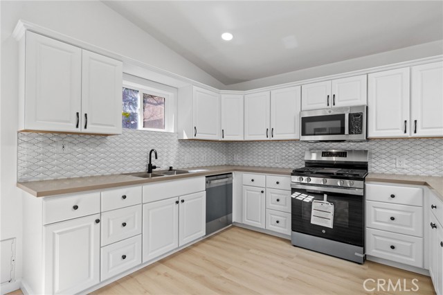 Detail Gallery Image 6 of 45 For 3516 Illinois Trl, Frazier Park,  CA 93225 - 3 Beds | 3 Baths