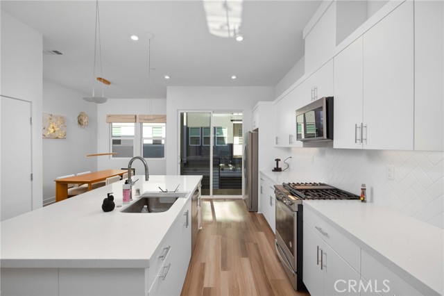 Detail Gallery Image 9 of 29 For 1410 S Urbana, Anaheim,  CA 92805 - 4 Beds | 3/1 Baths