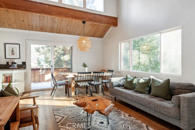 43121 Grizzly Road, Big Bear Lake CA: https://media.crmls.org/medias/baabb570-8dfc-49d1-95c3-efde681ccac8.jpg
