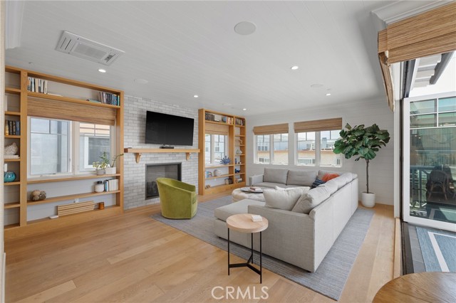 Detail Gallery Image 6 of 54 For 443 23rd Pl, Manhattan Beach,  CA 90266 - 3 Beds | 3/1 Baths