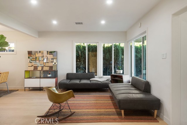 Detail Gallery Image 6 of 37 For 11623 S Dehn, Inglewood,  CA 90303 - 3 Beds | 2 Baths