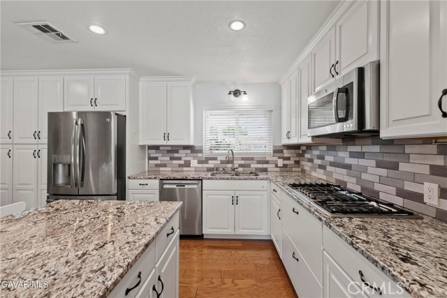 2520 Edam Street, Lancaster CA: https://media.crmls.org/medias/baacd9e9-84cc-447f-aa96-3aaccdfca1f0.jpg
