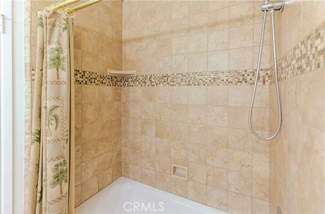 7323 Kentland Avenue, West Hills CA: https://media.crmls.org/medias/baad01d5-1486-4c43-ab58-795b71972292.jpg