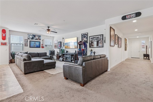 Detail Gallery Image 3 of 42 For 29118 Carrotwood, Lake Elsinore,  CA 92530 - 4 Beds | 3 Baths