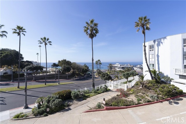 679 The Village, Redondo Beach, California 90277, 2 Bedrooms Bedrooms, ,1 BathroomBathrooms,Residential,For Sale,The Village,PV25002324