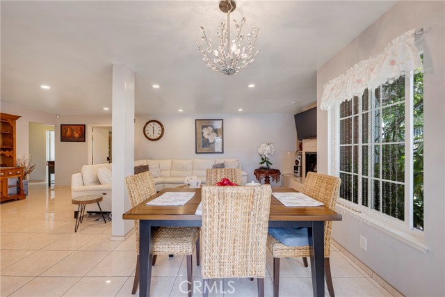 9909 Merced River Avenue, Fountain Valley CA: https://media.crmls.org/medias/baad51d1-b146-4afc-b266-8756a43ecf86.jpg