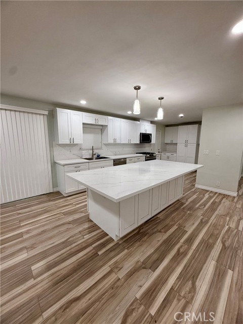 Detail Gallery Image 4 of 16 For 19825 Smith Rd, Perris,  CA 92570 - 3 Beds | 3 Baths