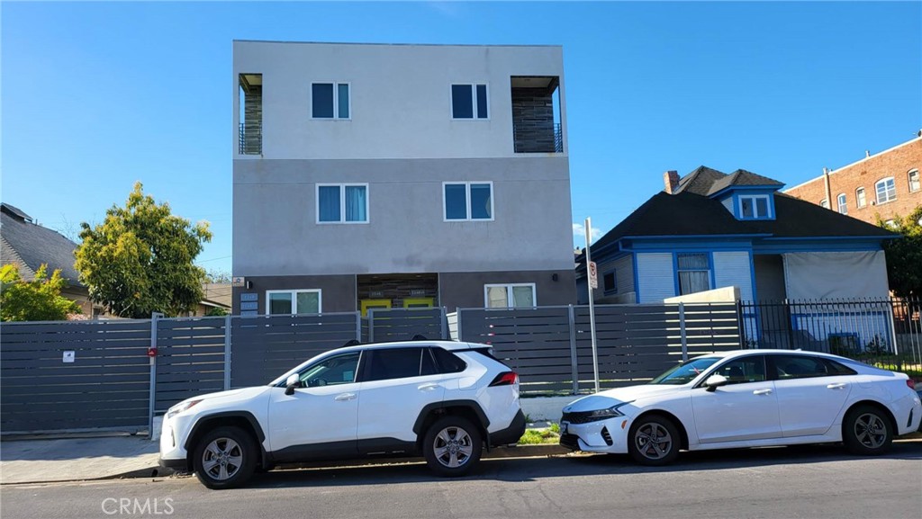2250 W 14th Street, Los Angeles, CA 90006