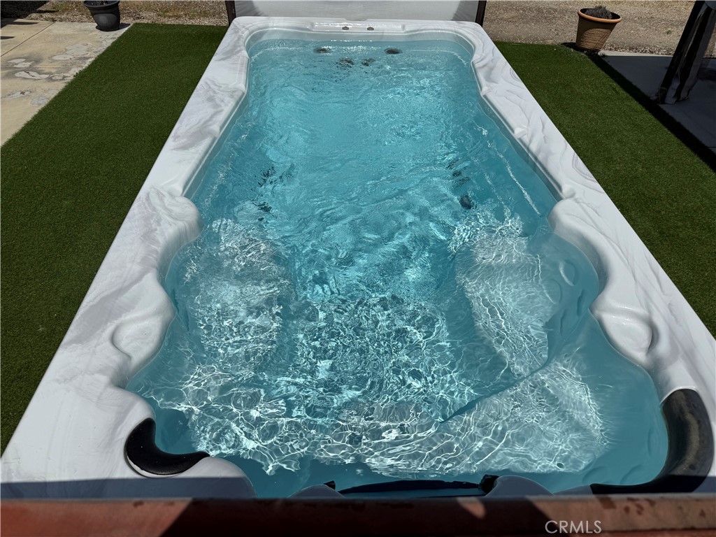 https://media.crmls.org/medias/baaef983-da46-4e7e-b46d-a2db6a8f437f.jpg?preset=X-Large