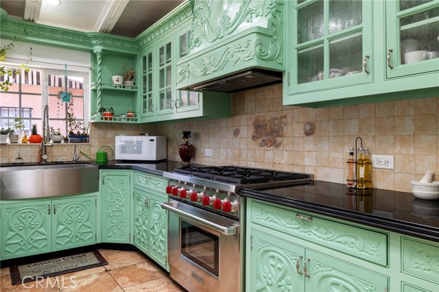 1729 W 51st Place, Los Angeles CA: https://media.crmls.org/medias/baaf9550-f5bb-4561-92bf-62261cdaf46c.jpg