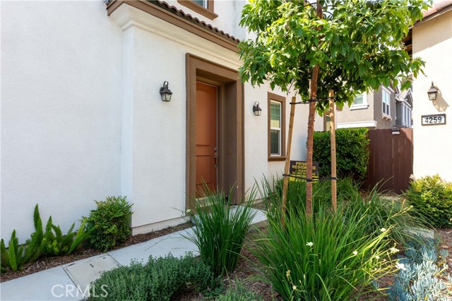 Detail Gallery Image 4 of 47 For 4255 Vermilion Ct, Riverside,  CA 92505 - 4 Beds | 2/1 Baths