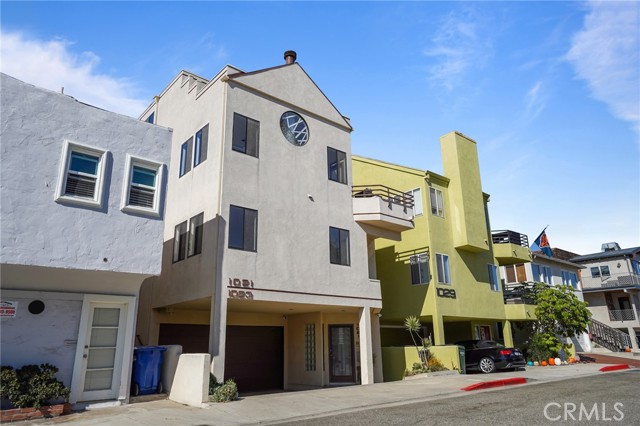 1021 Loma Drive, Hermosa Beach, California 90254, 2 Bedrooms Bedrooms, ,3 BathroomsBathrooms,Residential,Sold,Loma,PV22228638