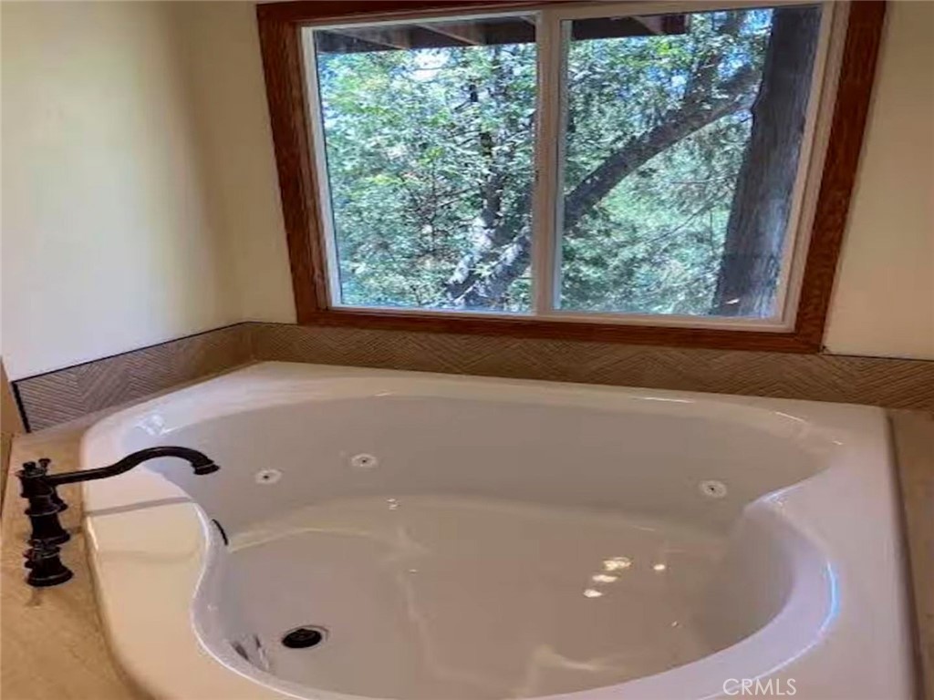 https://media.crmls.org/medias/bab0e021-bb6b-4659-b03f-1f773c983567.jpg?preset=X-Large