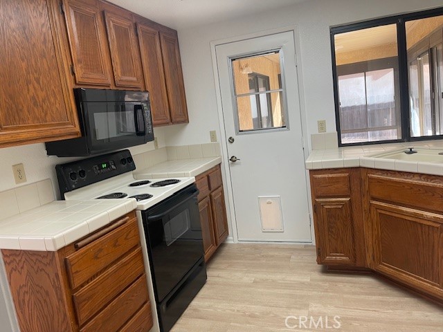 Detail Gallery Image 11 of 21 For 743 via Linda Dr, Hemet,  CA 92545 - 2 Beds | 2 Baths