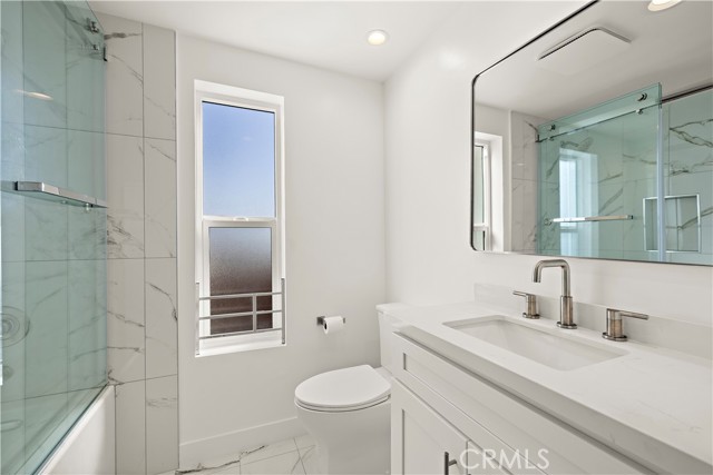 Detail Gallery Image 19 of 33 For 1045 Gaviota Dr #B,  Laguna Beach,  CA 92651 - 3 Beds | 3 Baths