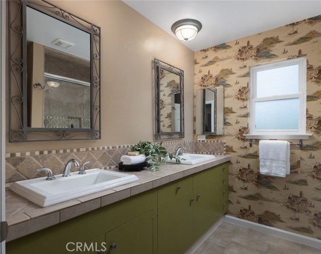 Detail Gallery Image 25 of 38 For 1032 Saint John Pl, North Tustin,  CA 92705 - 4 Beds | 2/1 Baths