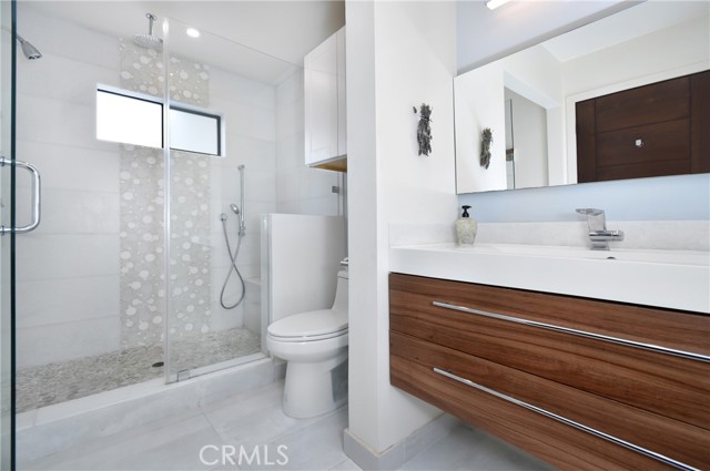 4751 Del Moreno Drive, Woodland Hills CA: https://media.crmls.org/medias/bab4243c-6427-4e66-b66a-ae6a1a156e1c.jpg