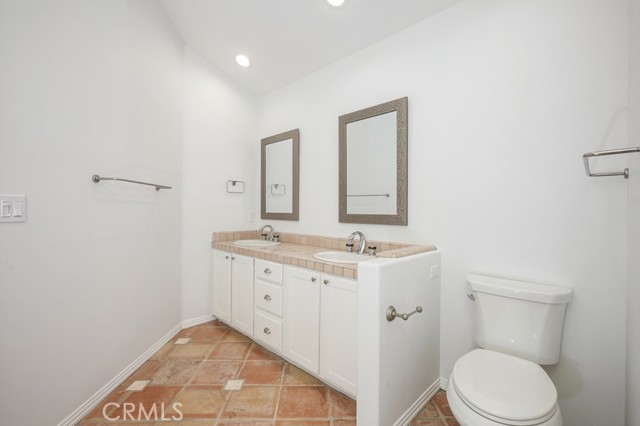 Detail Gallery Image 25 of 40 For 1702 N Meadows Ave, Manhattan Beach,  CA 90266 - 3 Beds | 2/1 Baths