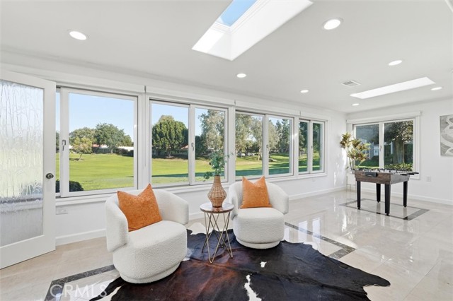 5512 W Paseo Del Lago, Laguna Woods CA: https://media.crmls.org/medias/bab4ae33-30f4-40ba-87b1-03e14c72fc0d.jpg