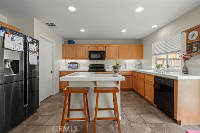 Detail Gallery Image 2 of 31 For 1218 N Larkspur Ln, Beaumont,  CA 92223 - 4 Beds | 3 Baths