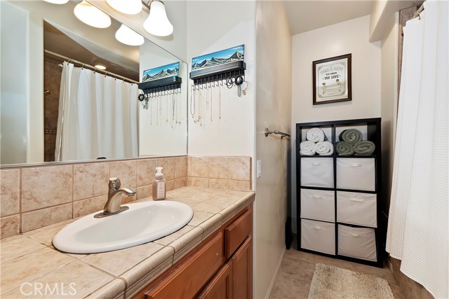 Detail Gallery Image 27 of 32 For 676 Lake Dr, Lake Arrowhead,  CA 92352 - 2 Beds | 2/1 Baths