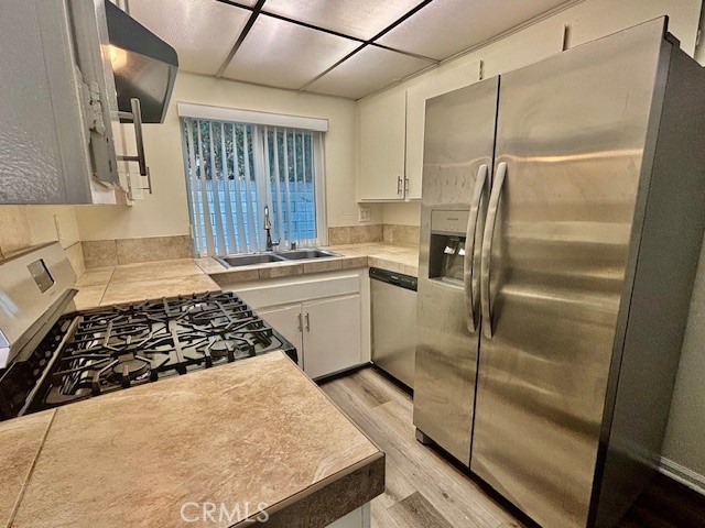 Detail Gallery Image 5 of 22 For 17181 Elm St #1,  Huntington Beach,  CA 92647 - 3 Beds | 2/1 Baths