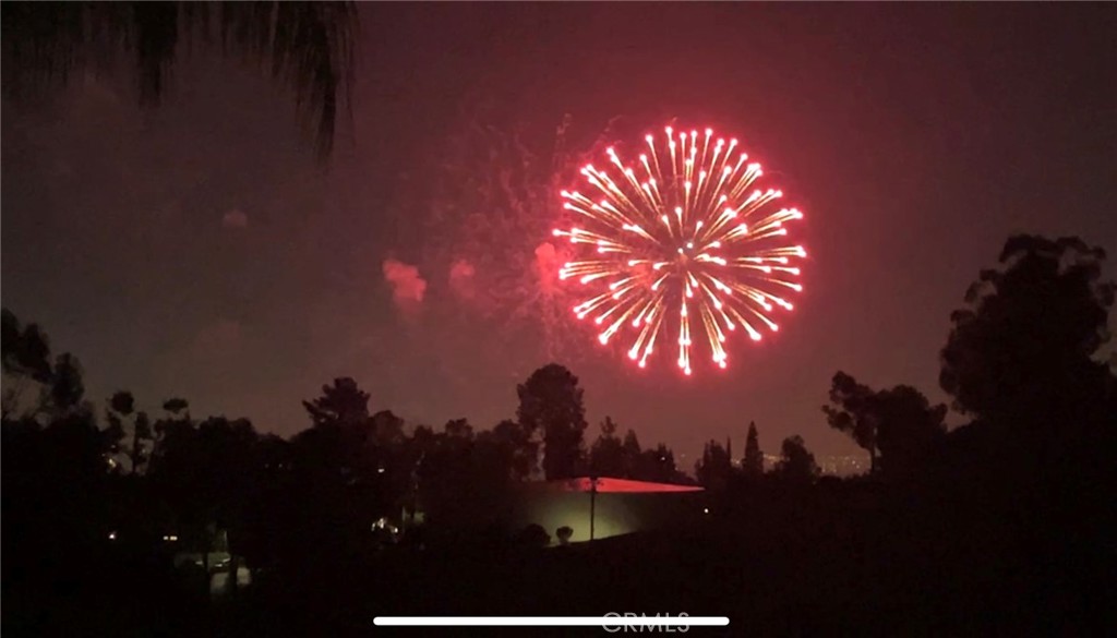 https://media.crmls.org/medias/bab5c5a6-4862-458f-96f2-0f7f7980f972.jpg?preset=X-Large