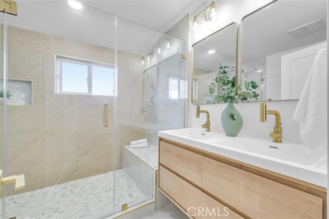 Image 4 of 45 For 2902 Winfield