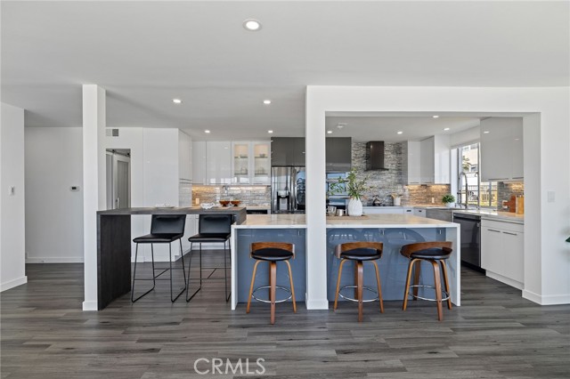 21 7th Place, Long Beach CA: https://media.crmls.org/medias/bab7e44a-1113-4e11-825a-cd55e59e7d47.jpg