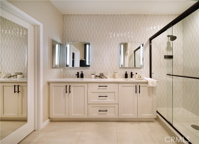 330 Ford Road, Costa Mesa CA: https://media.crmls.org/medias/babac338-439c-4d86-a986-fd0681ce2666.jpg