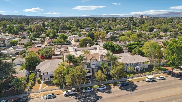 5635 Woodman Avenue, Van Nuys CA: https://media.crmls.org/medias/babad812-2f1f-4647-8cd0-0e9e33747e98.jpg