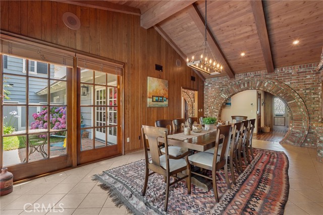 23060 Doris Way, Torrance CA: https://media.crmls.org/medias/babafd4c-d985-4458-81ed-6e66511c3ec5.jpg