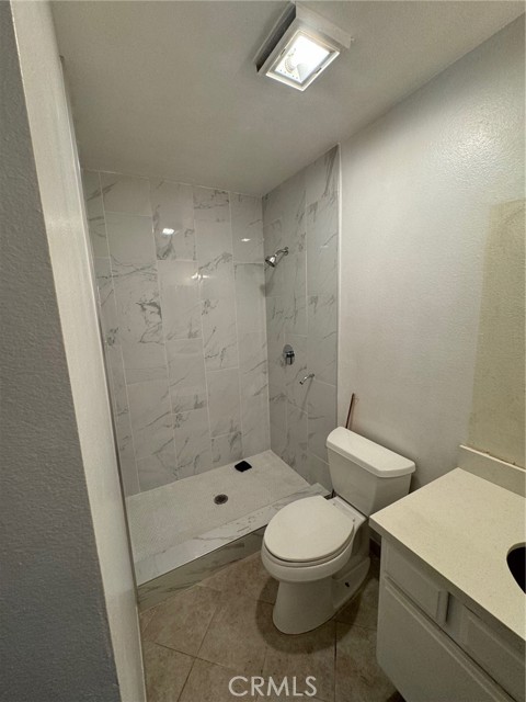 Detail Gallery Image 7 of 11 For 1999 Stanley Ave #1,  Signal Hill,  CA 90755 - 2 Beds | 2/1 Baths