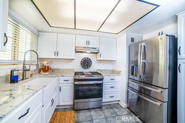 Detail Gallery Image 6 of 18 For 25176 Silent Creek Rd, Moreno Valley,  CA 92553 - 3 Beds | 2 Baths