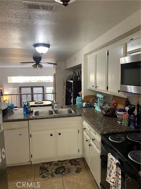 Detail Gallery Image 5 of 10 For 5715 Baltimore Dr #86,  La Mesa,  CA 91942 - 4 Beds | 3 Baths