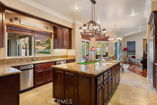 14161 Scenic View Road, Perris CA: https://media.crmls.org/medias/babc8834-ebc0-4de7-a5b2-65abd45464a4.jpg