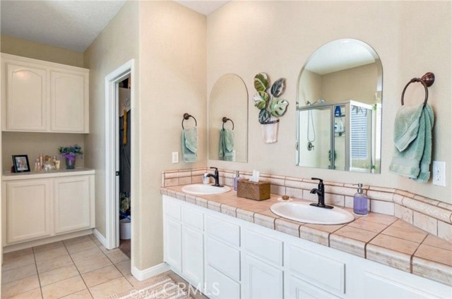 Detail Gallery Image 6 of 12 For 12613 Tamarisk Rd Rd, Victorville,  CA 92395 - 3 Beds | 2/1 Baths