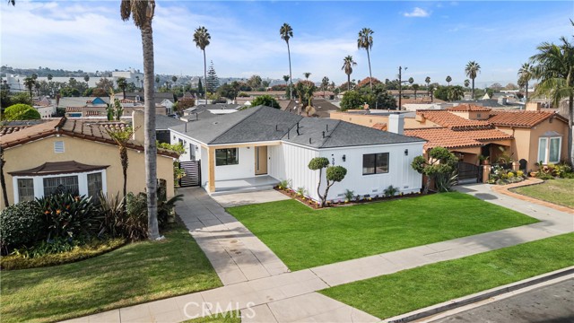 3945 S Norton Avenue, Los Angeles CA: https://media.crmls.org/medias/babd3070-3c85-4575-88a1-5318997ceb1f.jpg