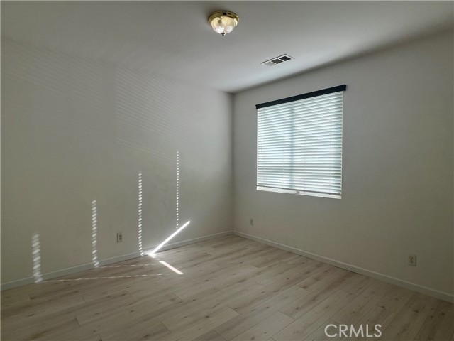 Detail Gallery Image 27 of 32 For 4111 Vahan Ct, Lancaster,  CA 93536 - 5 Beds | 3 Baths