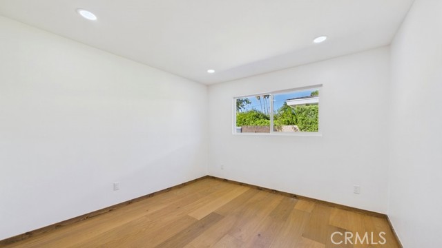 15859 Parthenia Street photo 28