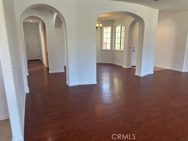 Detail Gallery Image 11 of 27 For 423 Pisa St, Los Banos,  CA 93635 - 4 Beds | 3 Baths