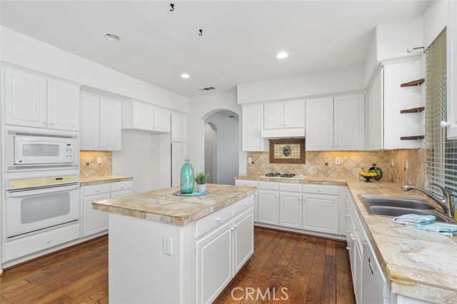 31090 Nassau Court, Temecula CA: https://media.crmls.org/medias/babeb436-699c-4e7d-9e3f-9eac46563fd4.jpg