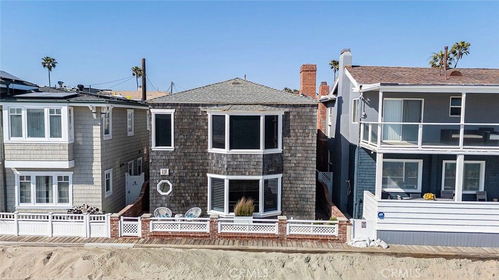 6421 E Seaside